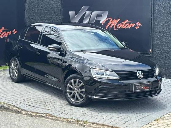 VOLKSWAGEN JETTA 2.0 TRENDLINE FLEX 4P TIPTRONIC